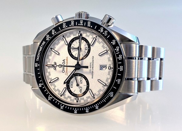 Omega Speedmaster Racing Co-Axial Master Chronometer 44,25 mm Stahlarmband, ungetragen, Full Set