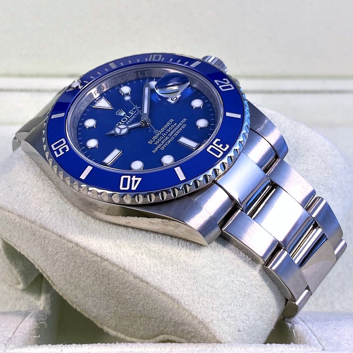 White gold blue submariner hotsell
